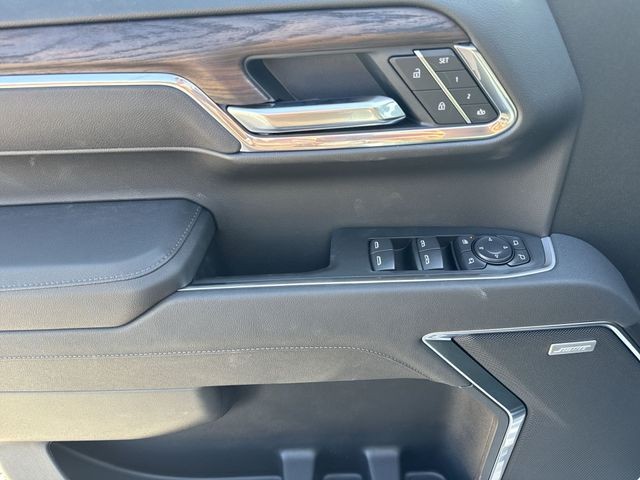 GMC Sierra 1500 Vehicle Full-screen Gallery Image 13