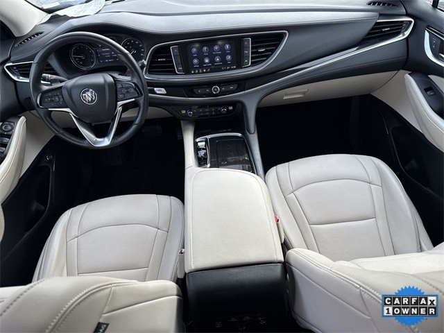 Buick Enclave Vehicle Full-screen Gallery Image 21