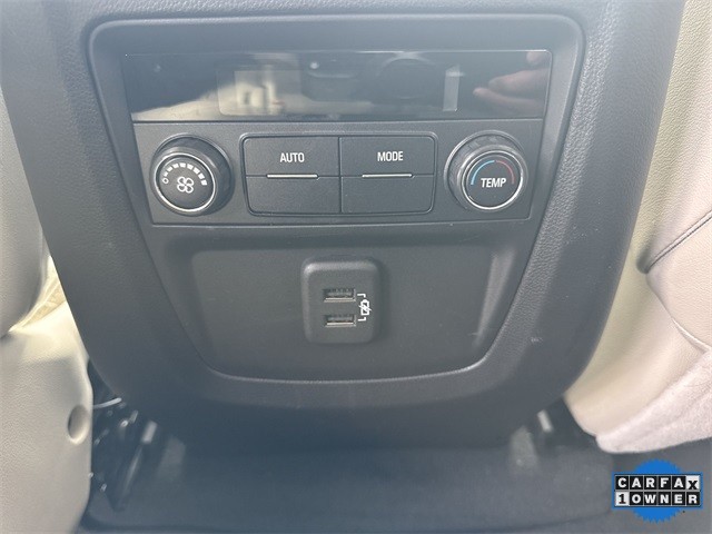 Buick Enclave Vehicle Full-screen Gallery Image 22