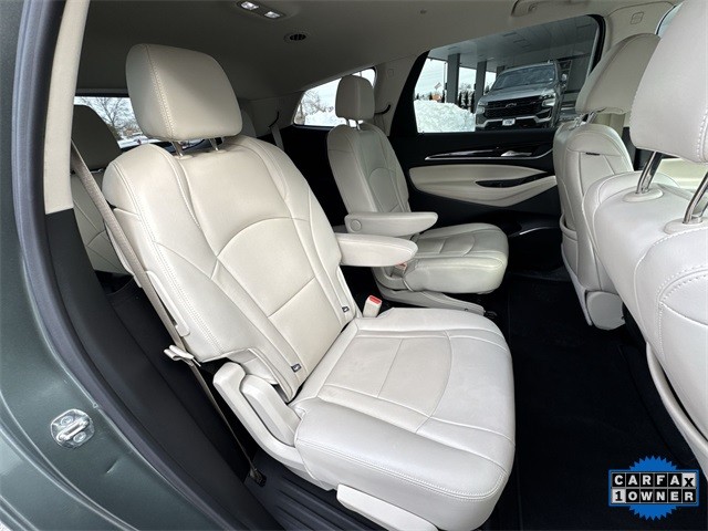 Buick Enclave Vehicle Full-screen Gallery Image 28