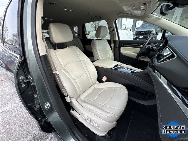 Buick Enclave Vehicle Full-screen Gallery Image 29