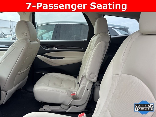 Buick Enclave Vehicle Full-screen Gallery Image 09