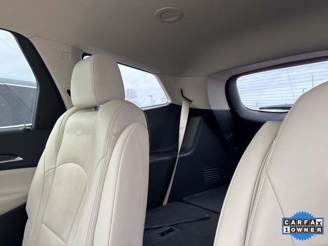 Buick Enclave Vehicle Full-screen Gallery Image 10