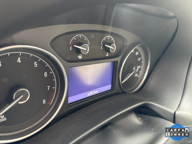 Buick Enclave Vehicle Full-screen Gallery Image 11