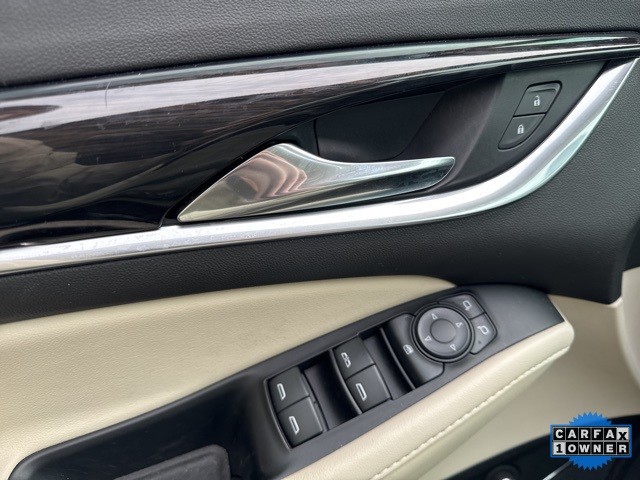 Buick Enclave Vehicle Full-screen Gallery Image 13