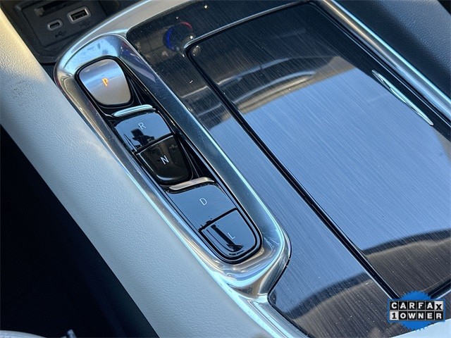 Buick Enclave Vehicle Full-screen Gallery Image 20