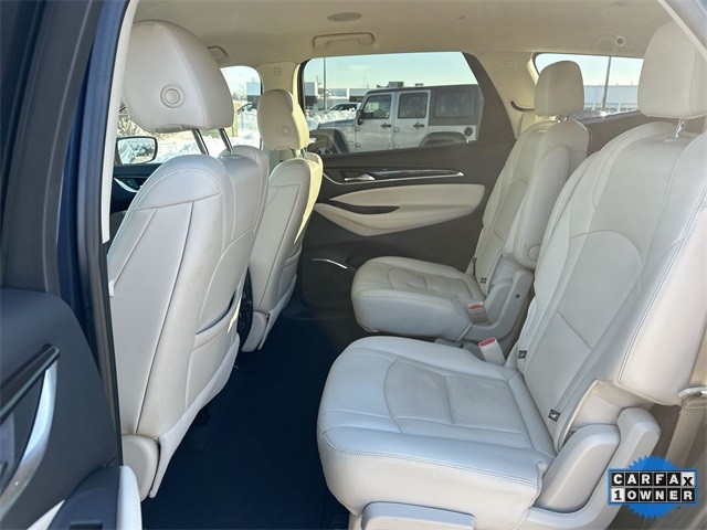 Buick Enclave Vehicle Full-screen Gallery Image 27