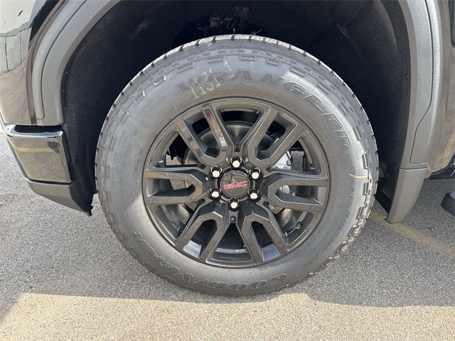 GMC Sierra 1500 Vehicle Full-screen Gallery Image 10