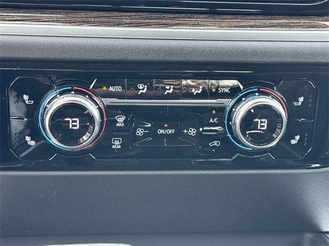 GMC Sierra 1500 Vehicle Full-screen Gallery Image 19