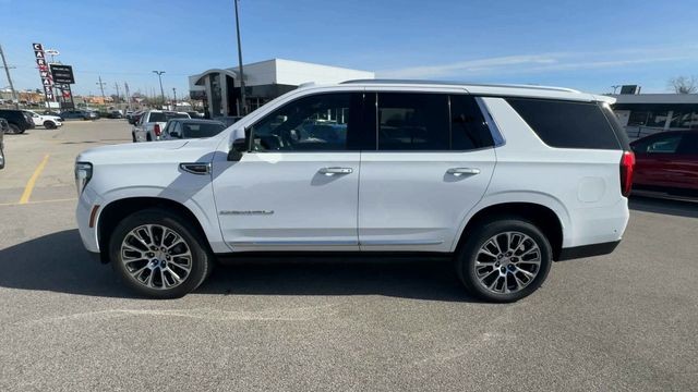 GMC Yukon Vehicle Full-screen Gallery Image 05