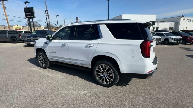 GMC Yukon Vehicle Full-screen Gallery Image 06