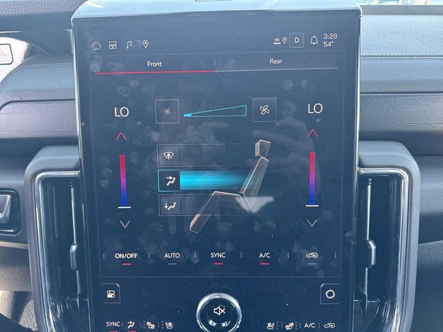 GMC Yukon Vehicle Full-screen Gallery Image 19