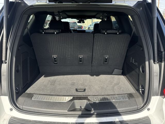 GMC Yukon Vehicle Full-screen Gallery Image 25