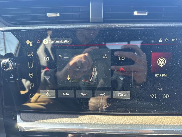 GMC Sierra 1500 Vehicle Full-screen Gallery Image 19