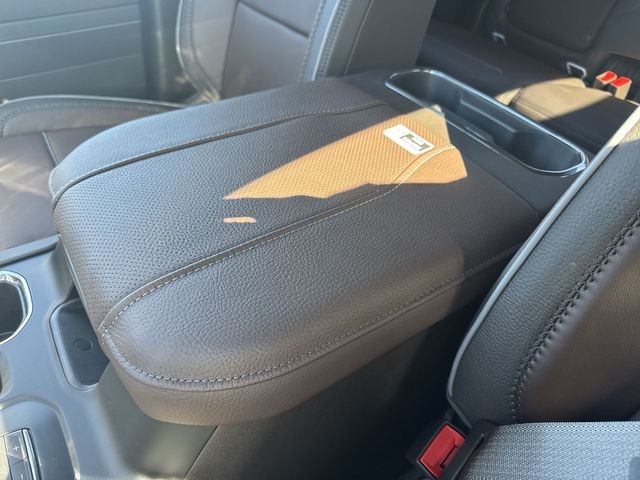 GMC Sierra 1500 Vehicle Full-screen Gallery Image 21