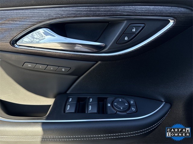 Buick Envision Vehicle Full-screen Gallery Image 24