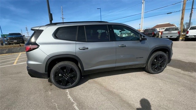 GMC Acadia Vehicle Full-screen Gallery Image 09