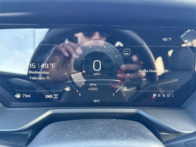 GMC Acadia Vehicle Full-screen Gallery Image 15