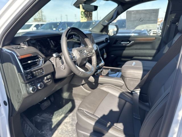 GMC Yukon XL Vehicle Full-screen Gallery Image 11