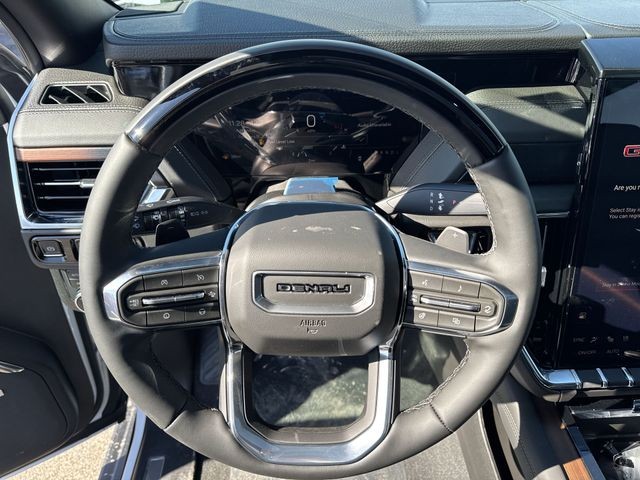 GMC Yukon XL Vehicle Full-screen Gallery Image 14