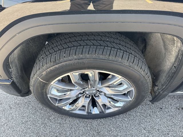 GMC Sierra 1500 Vehicle Full-screen Gallery Image 10