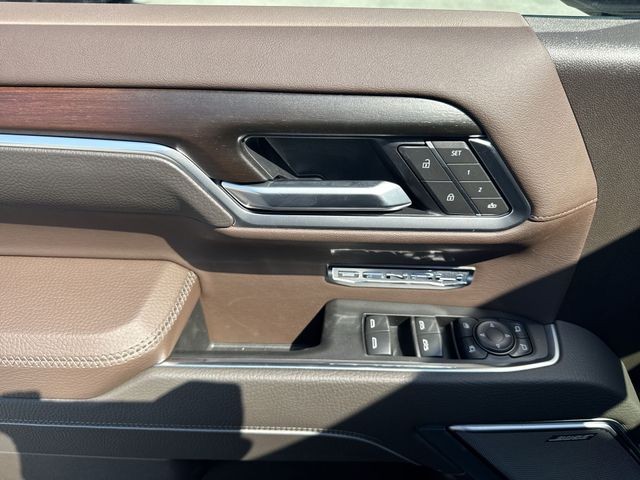 GMC Sierra 1500 Vehicle Full-screen Gallery Image 13