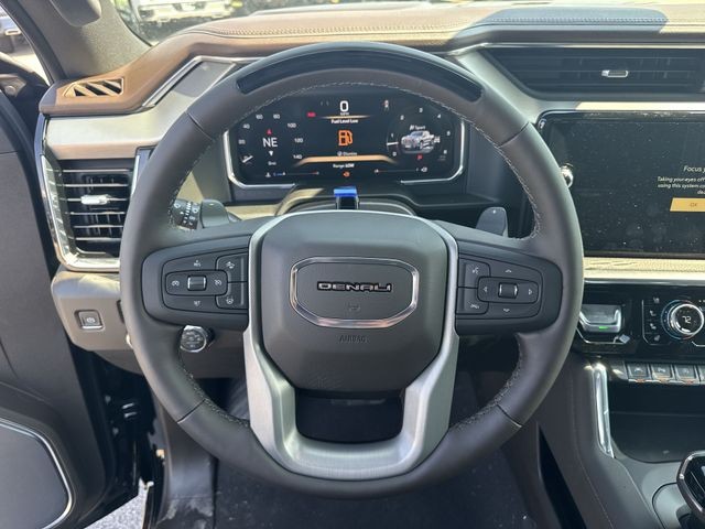 GMC Sierra 1500 Vehicle Full-screen Gallery Image 14