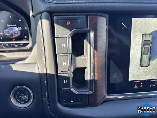 GMC Yukon Vehicle Full-screen Gallery Image 19