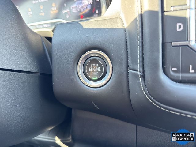 GMC Yukon Vehicle Full-screen Gallery Image 20