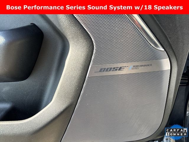 GMC Yukon Vehicle Full-screen Gallery Image 28