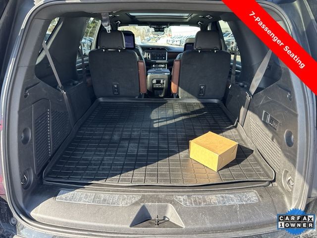 GMC Yukon Vehicle Full-screen Gallery Image 30