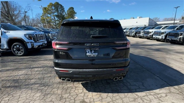 GMC Acadia Vehicle Full-screen Gallery Image 07