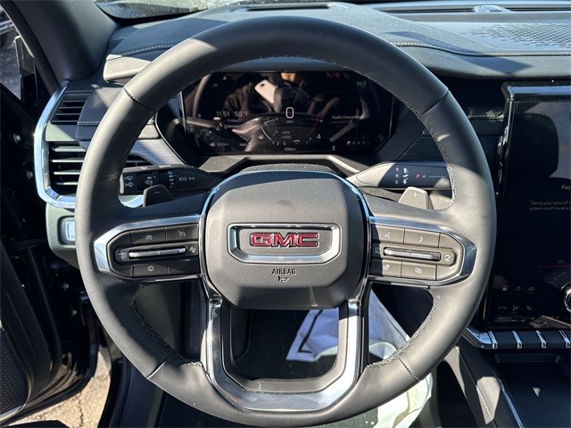 GMC Acadia Vehicle Full-screen Gallery Image 14