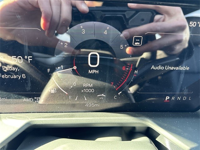 GMC Acadia Vehicle Full-screen Gallery Image 15