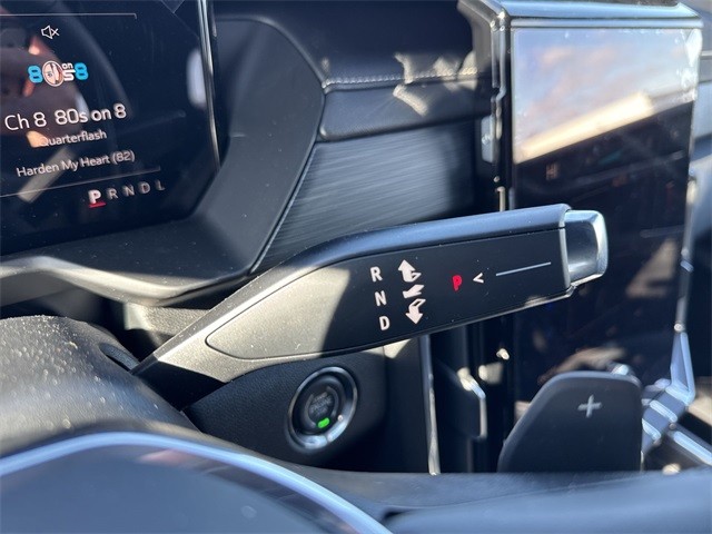 GMC Acadia Vehicle Full-screen Gallery Image 20