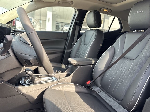 Buick Encore GX Vehicle Full-screen Gallery Image 11