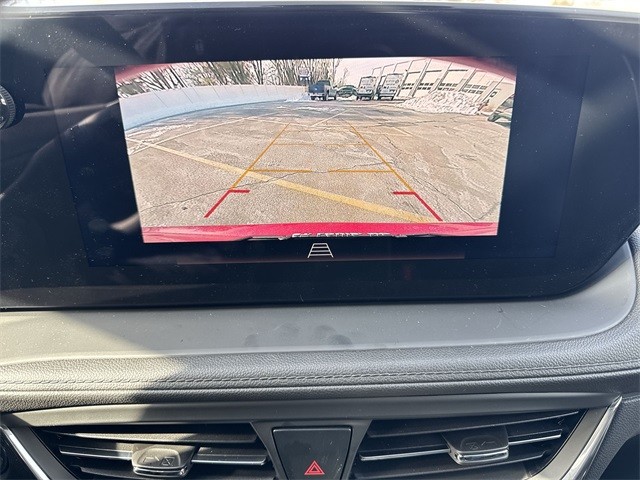 Buick Encore GX Vehicle Full-screen Gallery Image 17