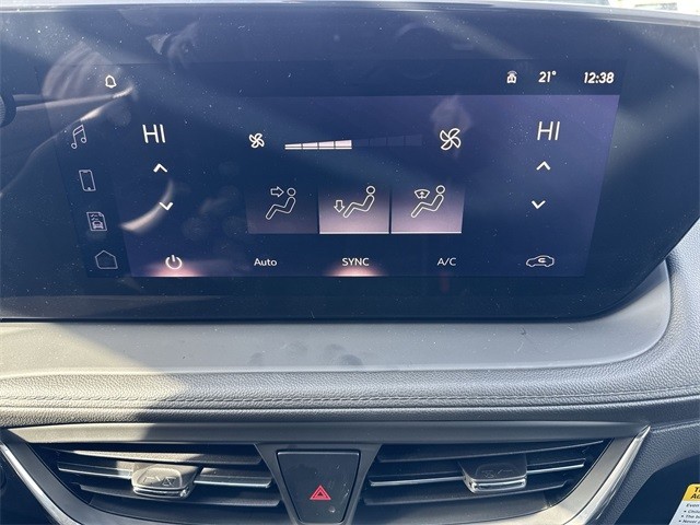 Buick Encore GX Vehicle Full-screen Gallery Image 18