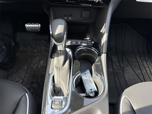 Buick Encore GX Vehicle Full-screen Gallery Image 19