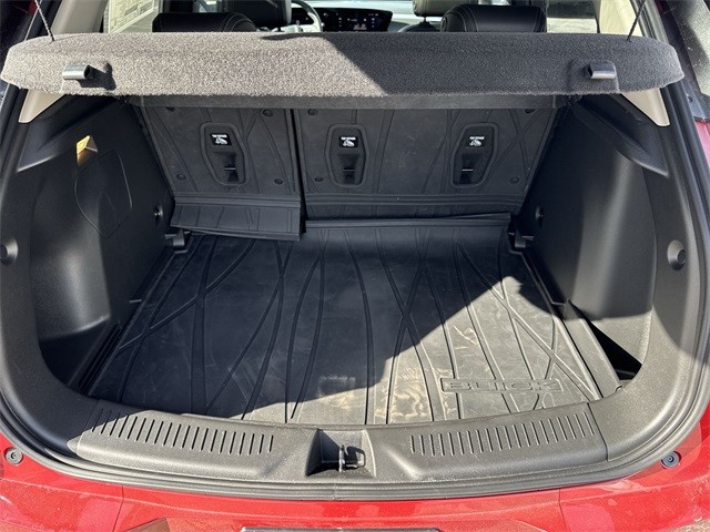 Buick Encore GX Vehicle Full-screen Gallery Image 23