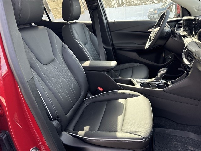 Buick Encore GX Vehicle Full-screen Gallery Image 24