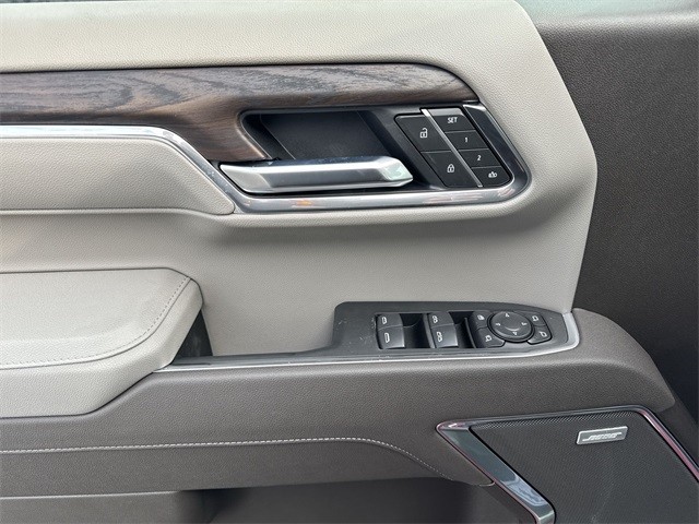 GMC Sierra 1500 Vehicle Full-screen Gallery Image 13