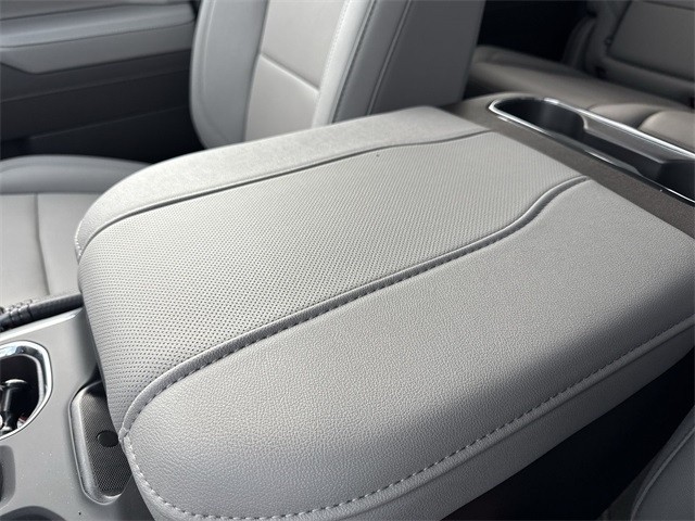 GMC Sierra 1500 Vehicle Full-screen Gallery Image 21