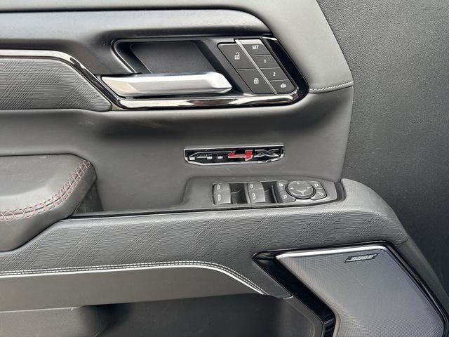 GMC Sierra 1500 Vehicle Full-screen Gallery Image 13