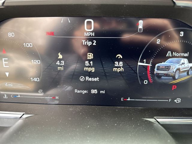 GMC Sierra 1500 Vehicle Full-screen Gallery Image 15