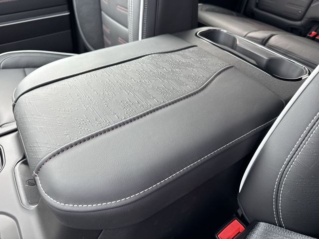 GMC Sierra 1500 Vehicle Full-screen Gallery Image 21