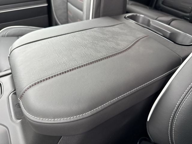 GMC Sierra 1500 Vehicle Full-screen Gallery Image 21