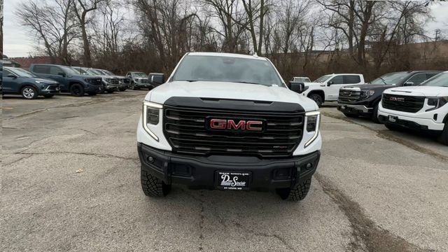 GMC Sierra 1500 Vehicle Full-screen Gallery Image 03