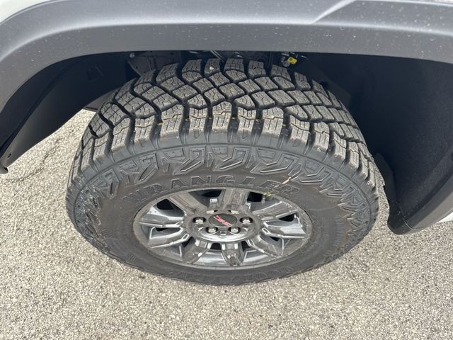 GMC Sierra 1500 Vehicle Full-screen Gallery Image 10