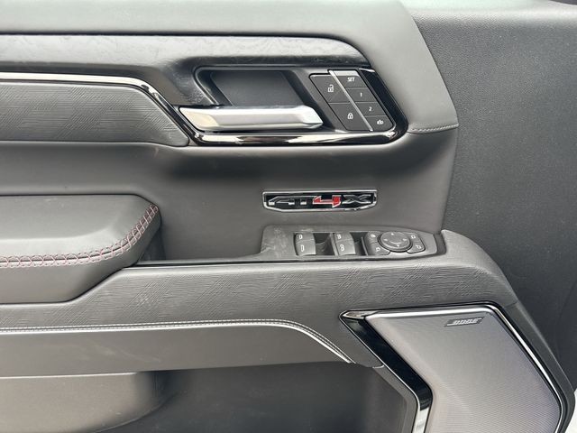 GMC Sierra 1500 Vehicle Full-screen Gallery Image 13